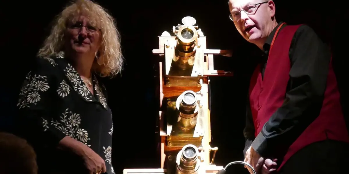 magic-lantern-jeremy-brooker